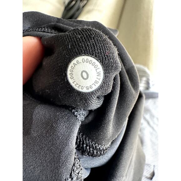 Lululemon Wunder Train HR Short 8" Size 0 Camo Everlux EUC - Picture 5 of 5